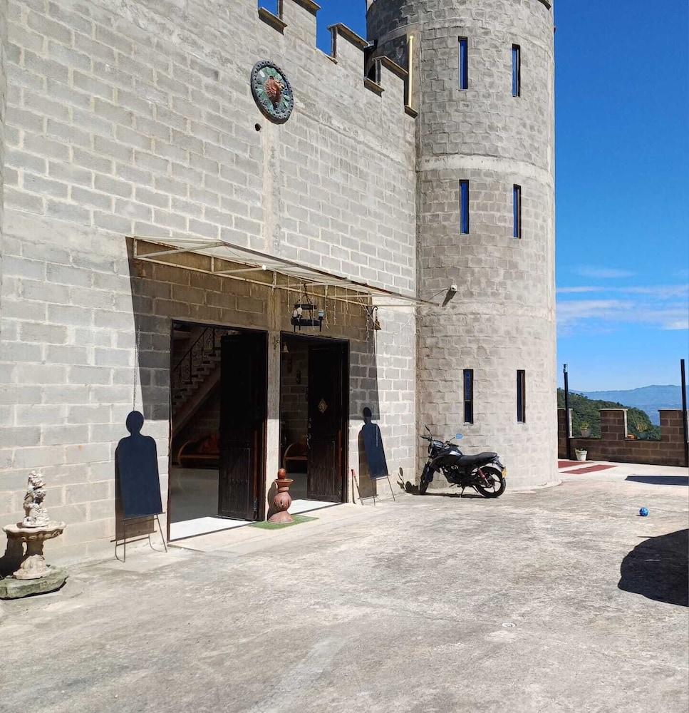 Castillo Roma Hotel in Moniquira, Colombia