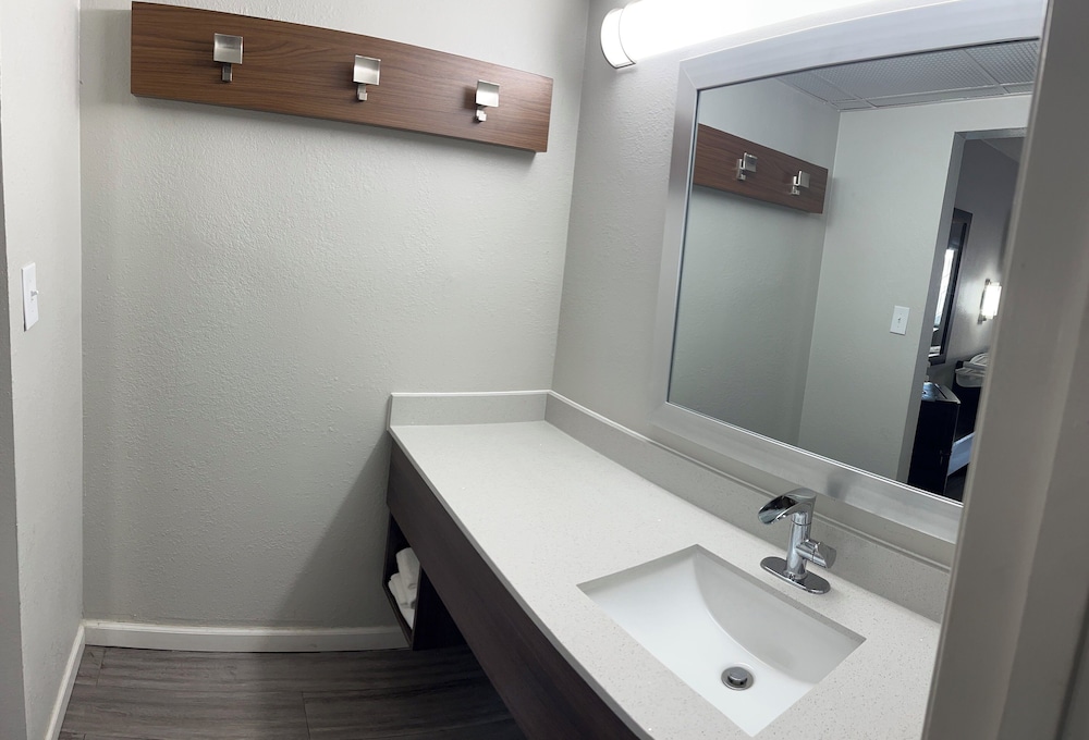 Days Inn by Wyndham Rockingham - photo 27