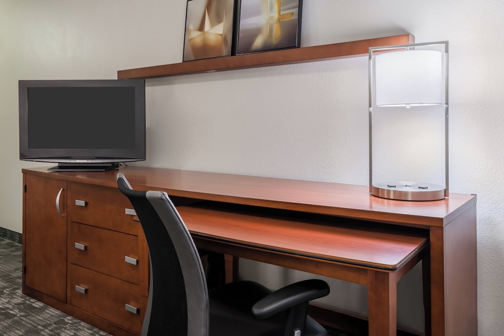 Courtyard by Marriott Mobile - photo 12