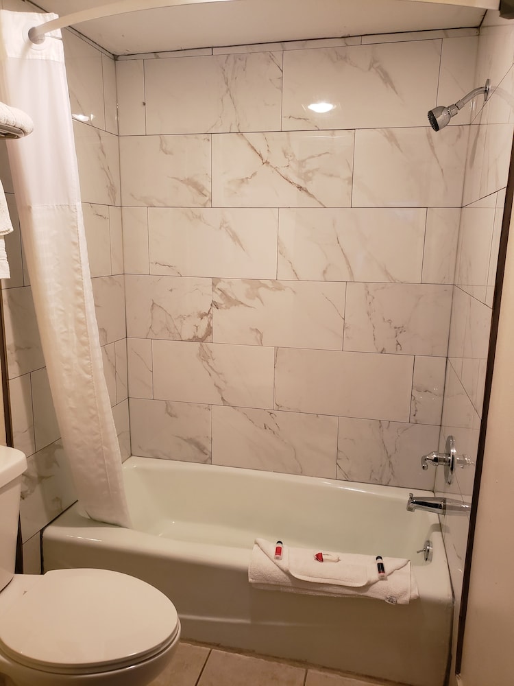 Days Inn by Wyndham Portage Cascade Mountain area - photo 49