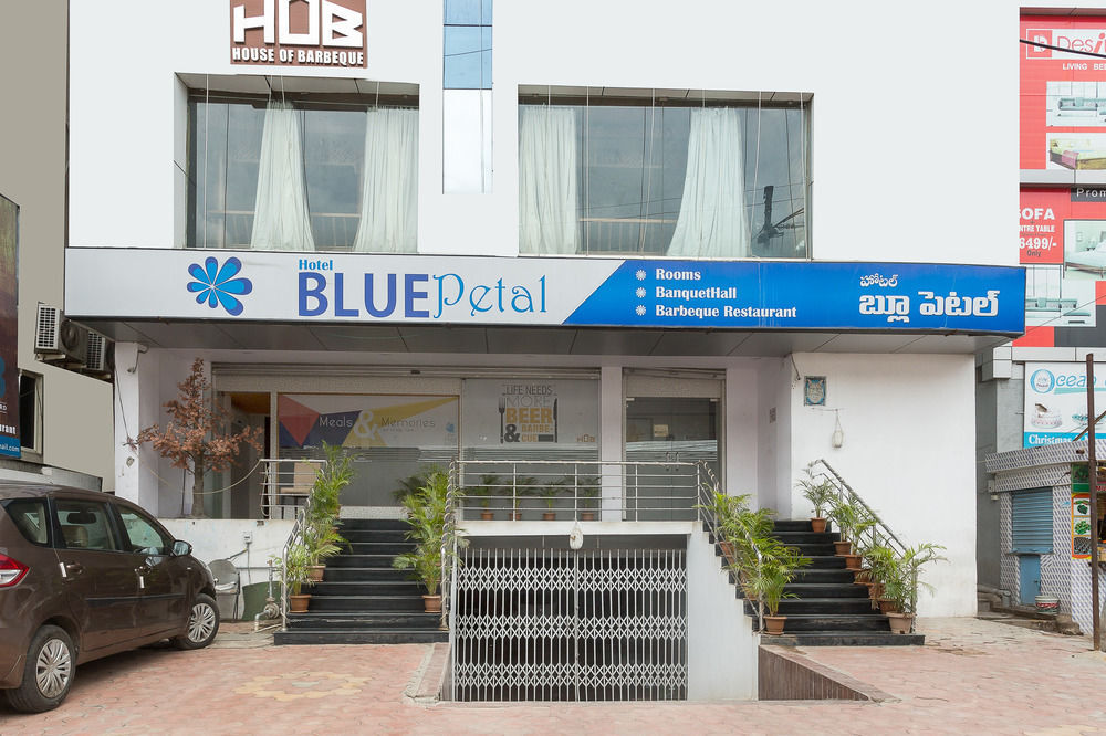 Treebo Blue Petal - last minute hotel in Hyderabad