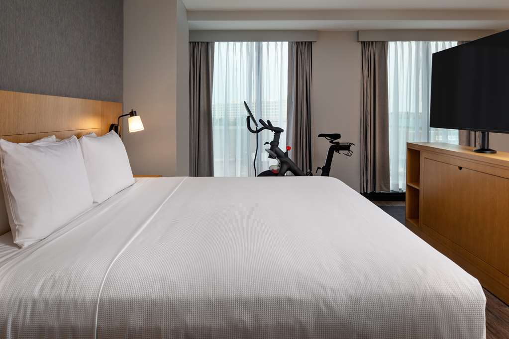 Hyatt Place Boston Seaport District - photo 24