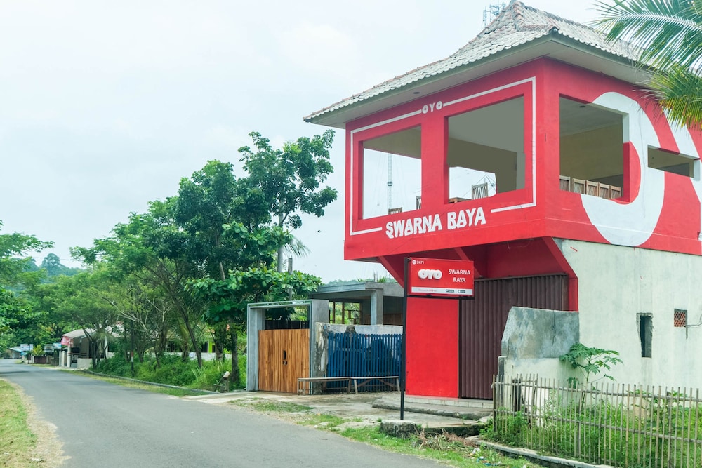 Oyo 2471 Swarna Raya in Sukabumi, Indonesia