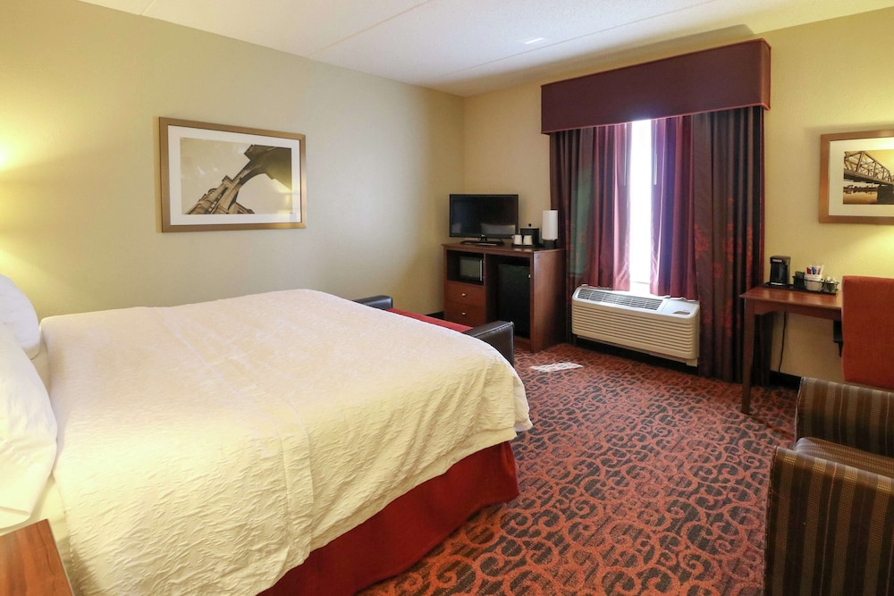 Hampton Inn Columbus South - photo 36