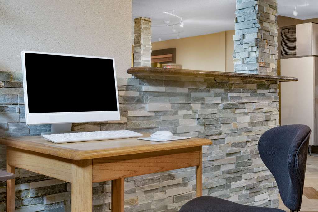Super 8 by Wyndham Fort Madison - photo 28