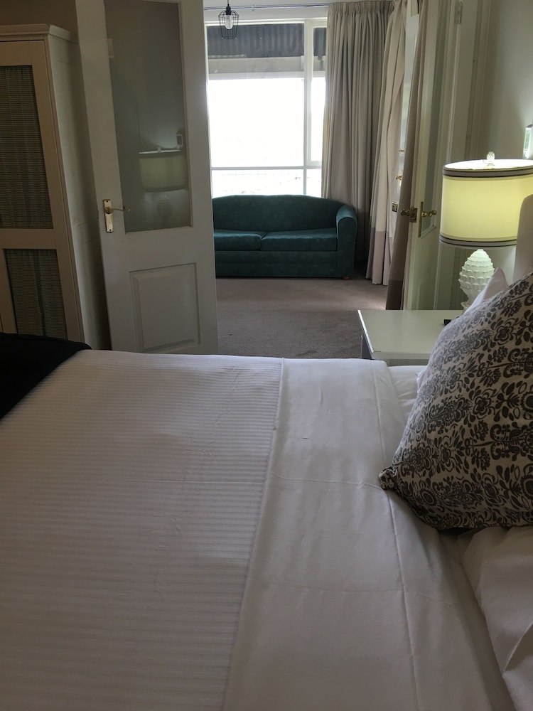 Norwood House Motel & Reception Centre — Mount Eliza — photo 4