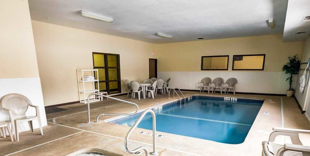Quality Inn & Suites Lenexa Kansas City - photo 32