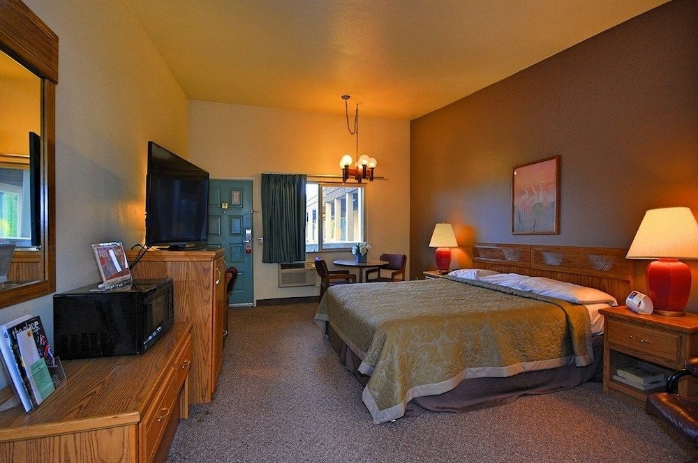 Costa Mesa Inn - photo 12