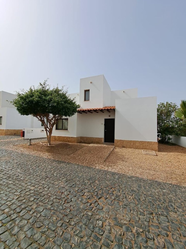 Spacious Family Friendly 3 bed Villa Dunas Resort in Santa Maria, Cape Verde