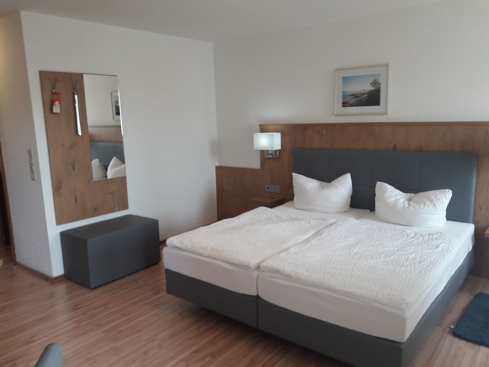 Gasthof Pension Grüne Au — 4-Star Luxury Hotel in Obernzenn, Germany