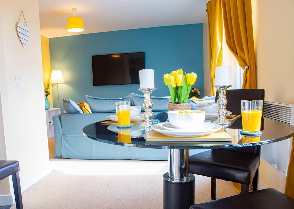 Inviting 2 bed Apartment in Wolverhampton — 4-Star Luxury Hotel in Wolverhampton, United Kingdom