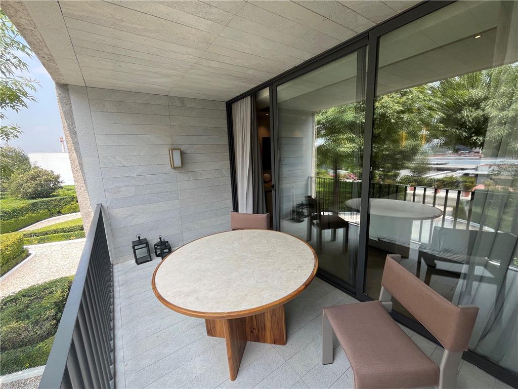 Viceroy Superior Suite balcony