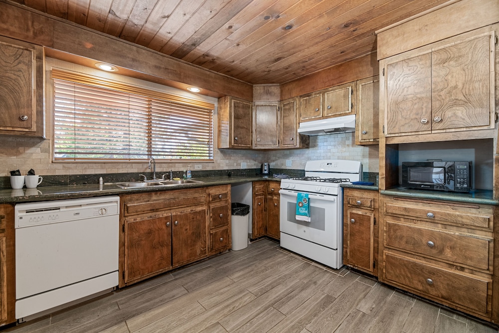 Big Bear Lakefront Lodge - photo 60