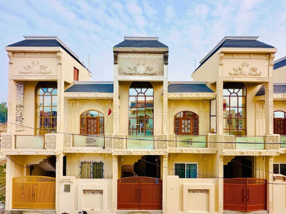 Urbanaid Uniworld - last minute hotel in Lucknow