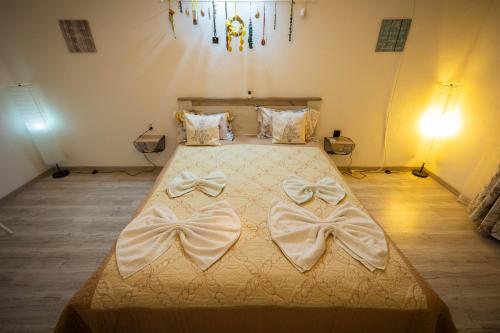 Happy Home — 4-Star Luxury Hotel in Calimanesti, Romania