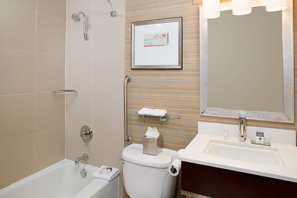 DoubleTree Hotel Baltimore BWI Airport - photo 17