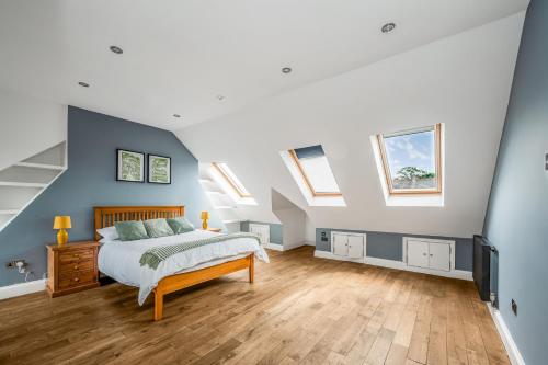 Pass the Keys Wonderful Six Bed Victorian Home in London — 4-Star Luxury Hotel in London, United Kingdom