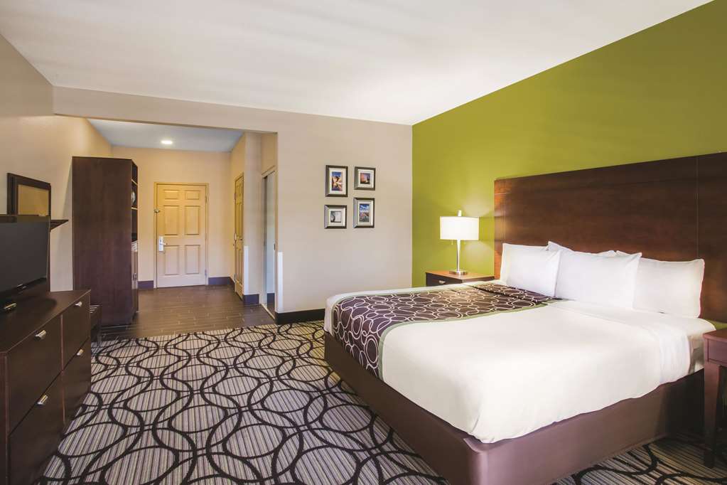 La Quinta Inn & Suites by Wyndham Conference Center Prescott - photo 16