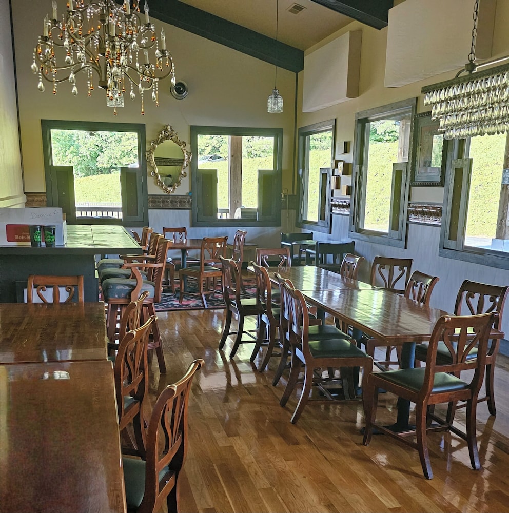Copperhead Lodge and Resort Cabin Rentals - photo 51