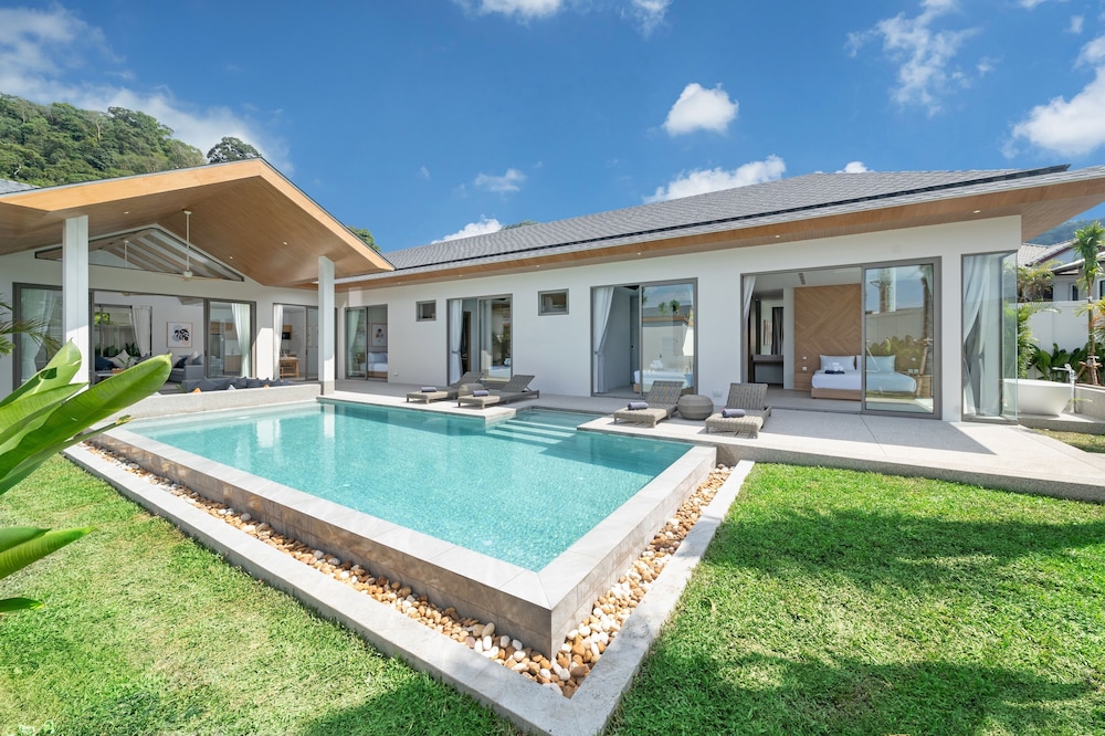 Himmapana Villas Grand Valley — 4-Star Luxury Hotel in Phuket, Thailand
