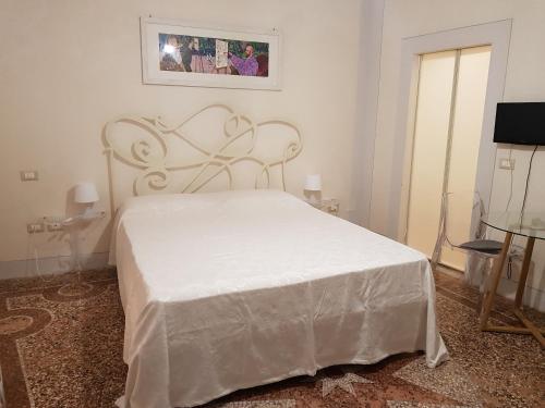 Relais Pacinotti Rooms in Pisa, Italy