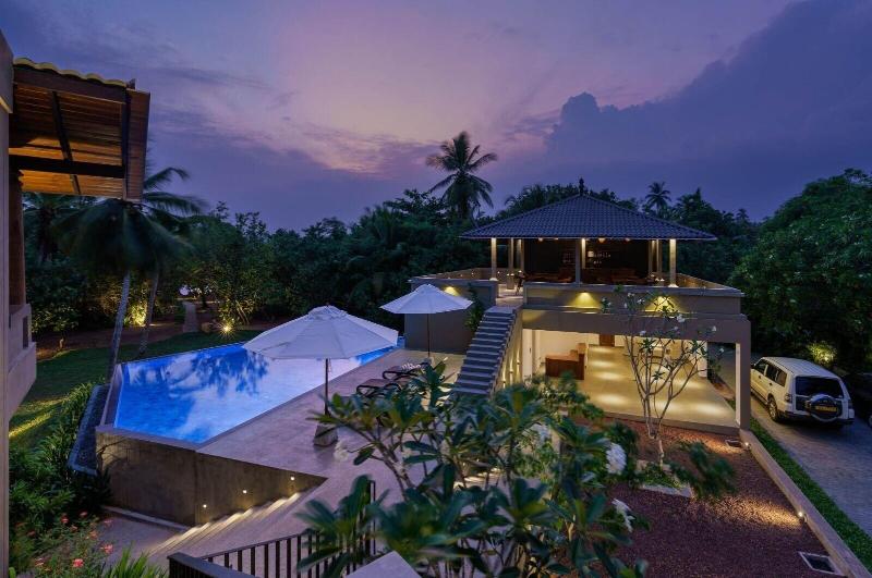 Kiss Blossom in Mirissa City, Sri Lanka