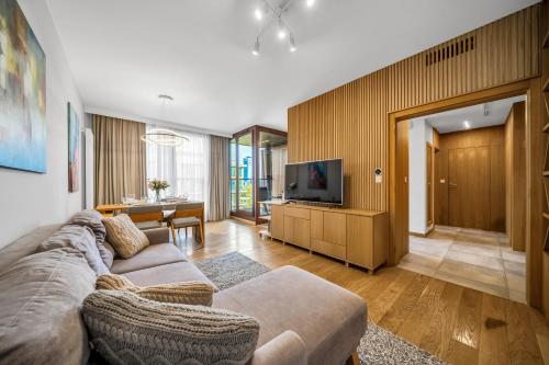 Warsaw Kolejowa Apt Parking Balcony Workspace by Rentujemy — 4-Star Luxury Hotel in Warsaw, Poland