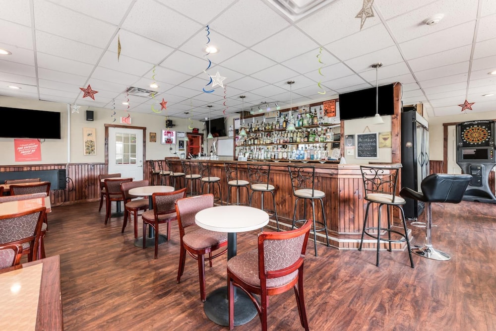 Red Carpet Inn Hazleton - photo 27