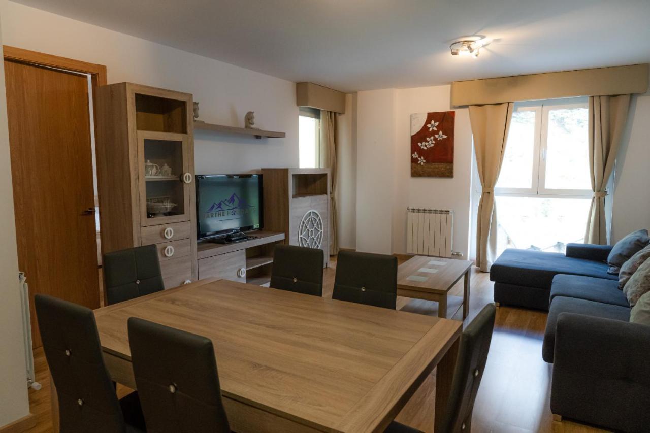 Barthe Holidays I Apartamento moderno en Arinsal 6PAX a pie de pistas I Balcón con vistas y parking I Riu — 4-Star Luxury Hotel in Arinsal, Andorra