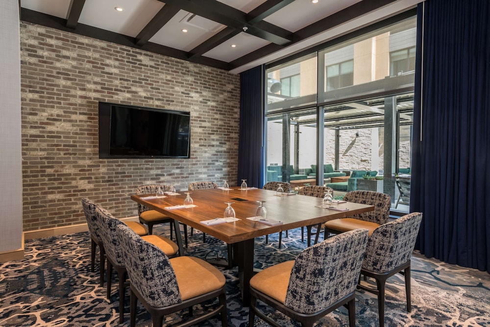 Hilton Garden Inn Boston Canton - photo 33