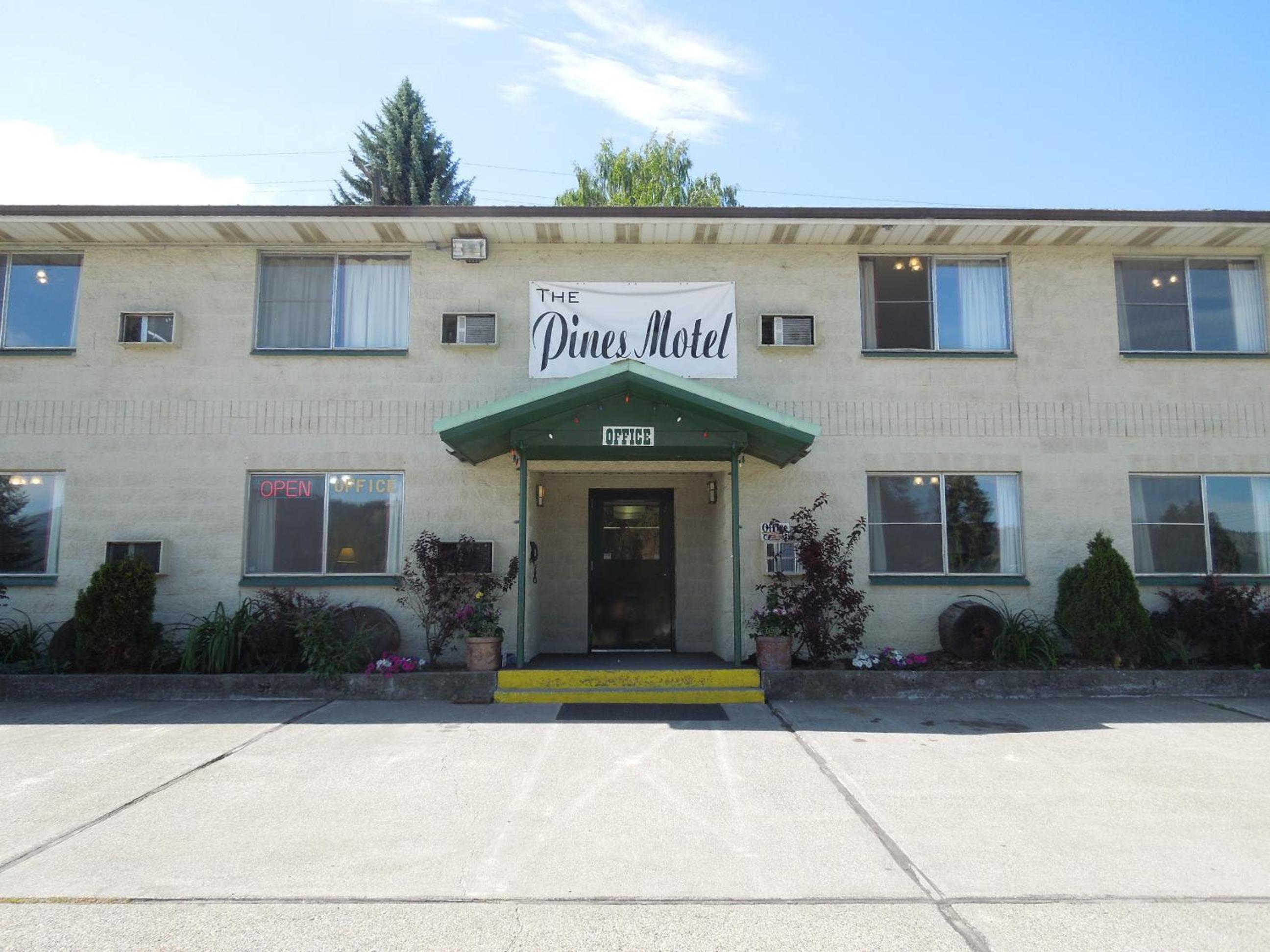 The Pines Motel - photo 8