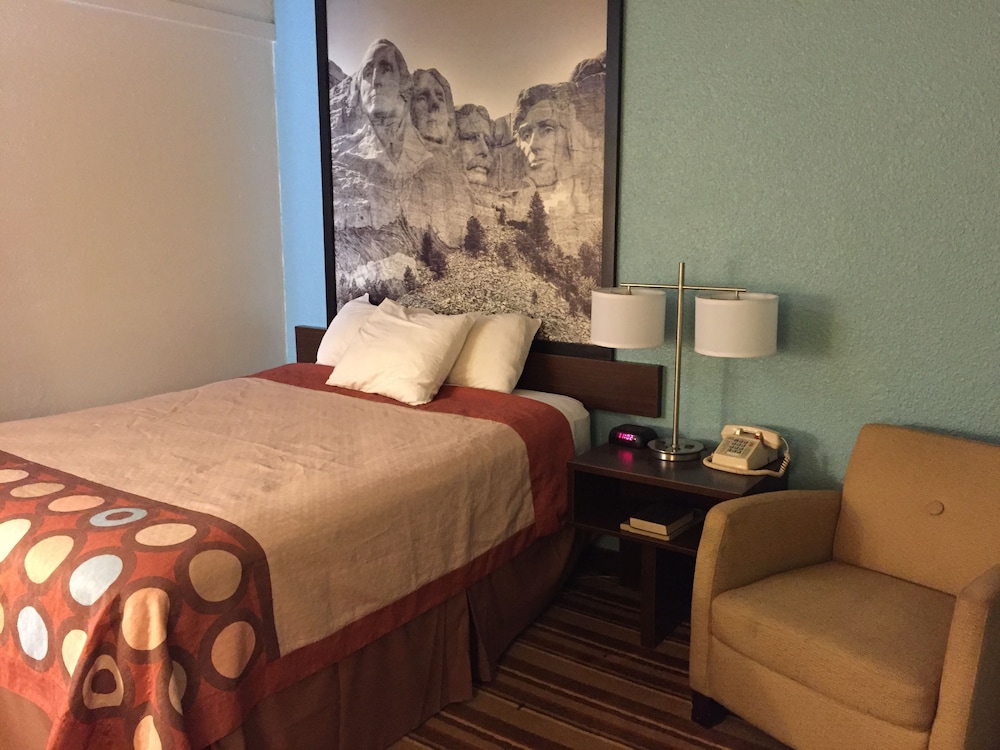 Super 8 by Wyndham Redfield - photo 16