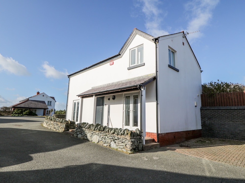 Bay View - carbon neutral hotel in Holyhead