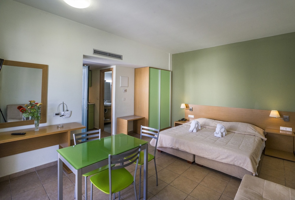 Athina Beach Hotel — Chania — photo 4