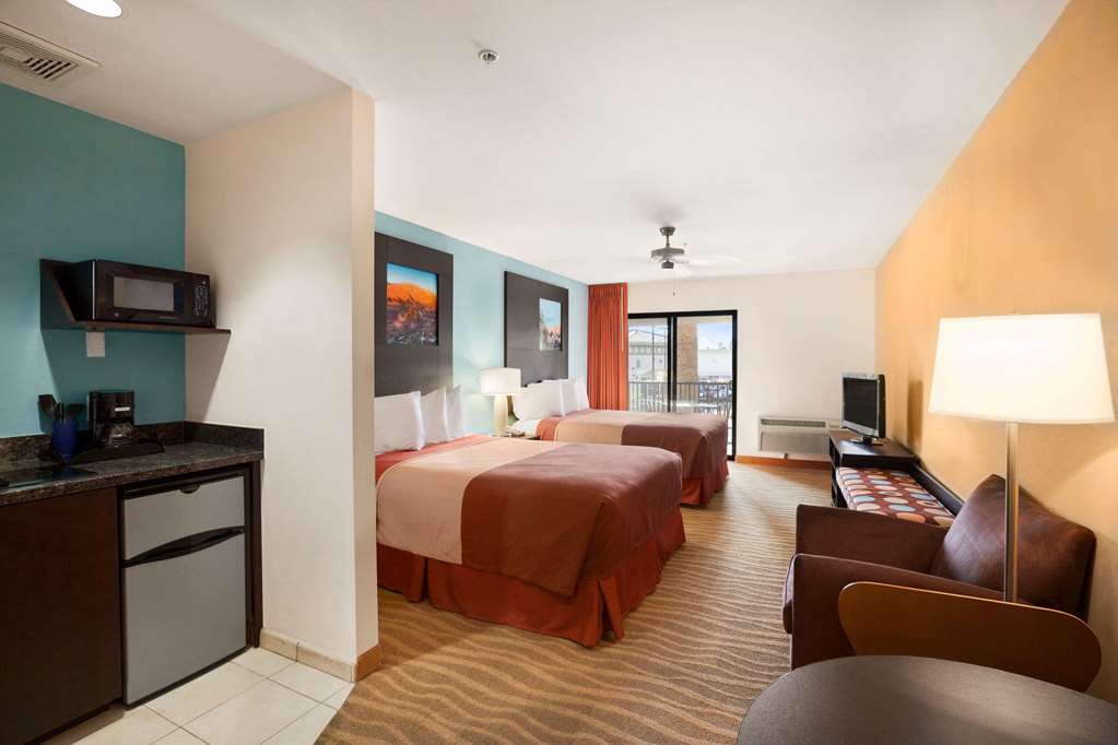Super 8 by Wyndham Indio - photo 16