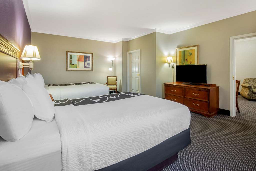 La Quinta Inn & Suites by Wyndham Gainesville - photo 24