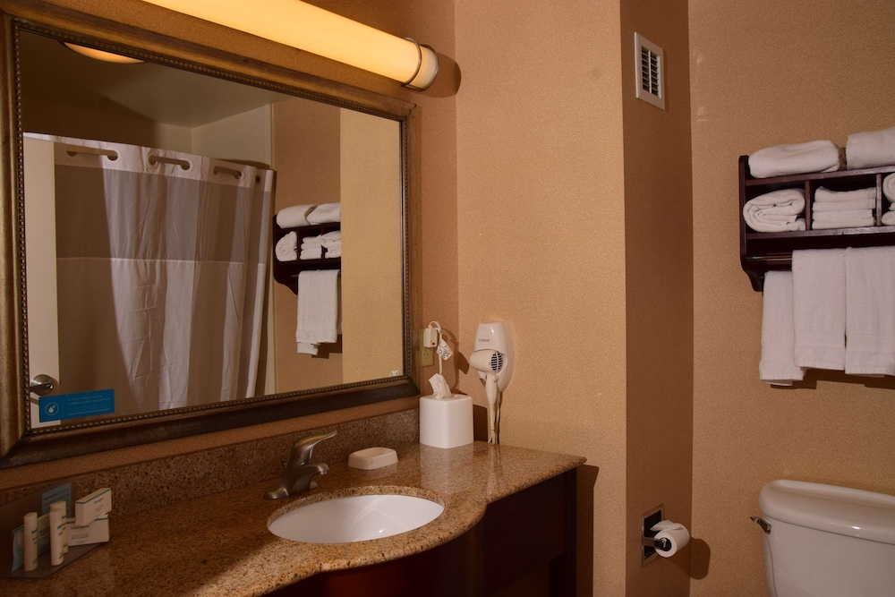 Hampton Inn Indiana - photo 18