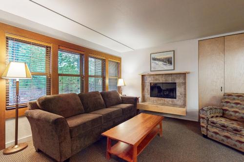 Seventh Mountain Resort Unit 1913 - last minute hotel in Bend
