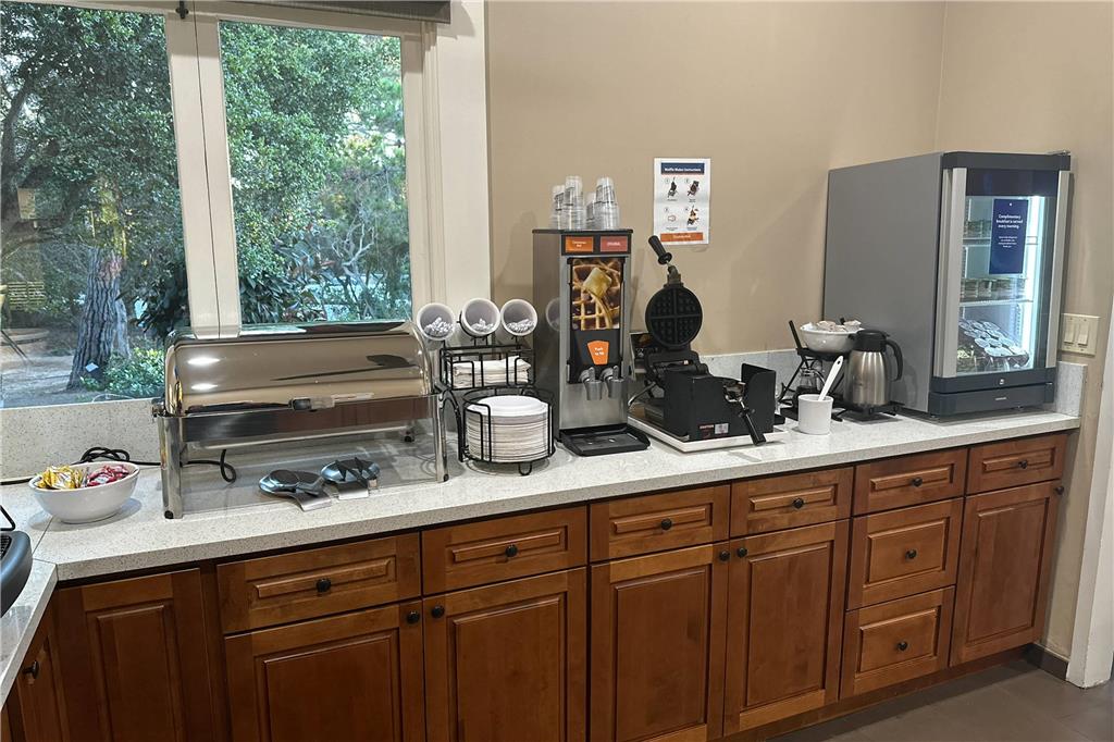 Comfort Inn Monterey Peninsula Airport - photo 28