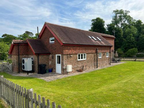 Walled Garden Cottage 21156187 — Hassocks