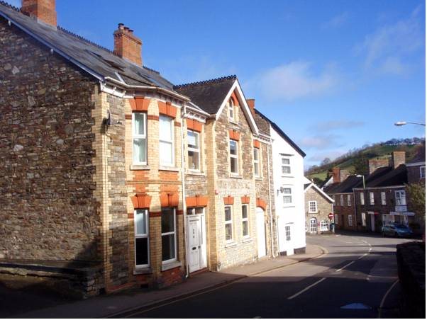 Weston House — 4-Star Luxury Hotel in Bampton, United Kingdom
