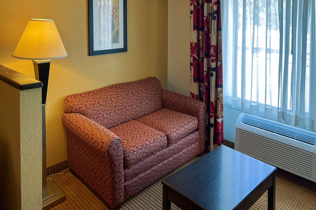 Quality Inn & Suites Farmington - photo 33