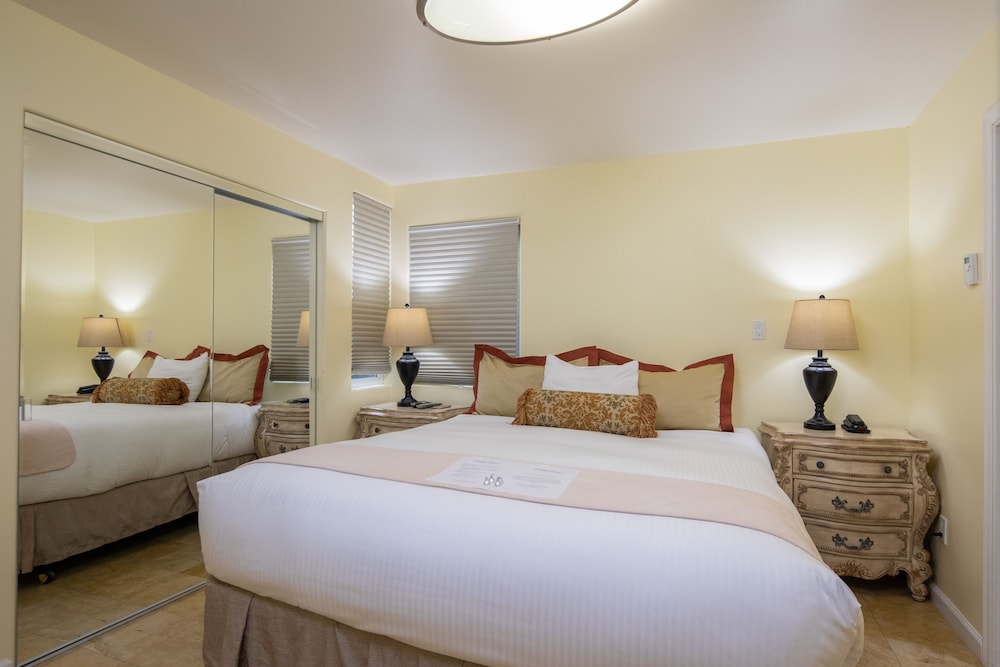 Vendange Carmel Inn & Suites - photo 16