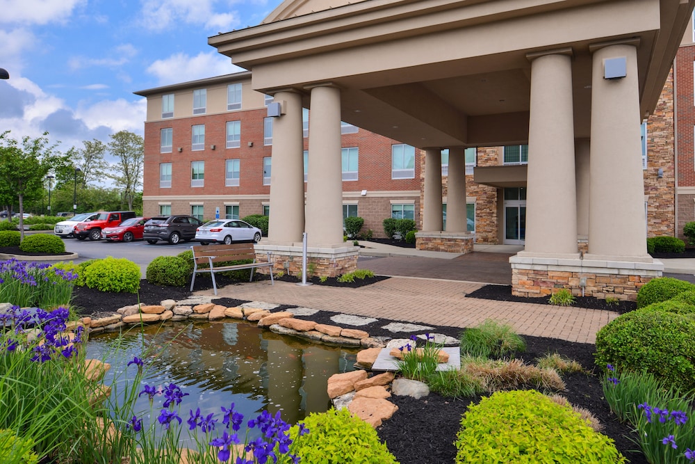 Holiday Inn Express & Suites Cincinnati Mason by IHG - photo 44