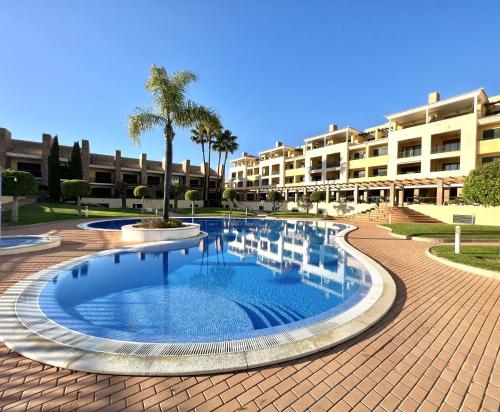 Olivos del golf Terrace with pool by HD — 4-Star Luxury Hotel in Vilamoura, Portugal