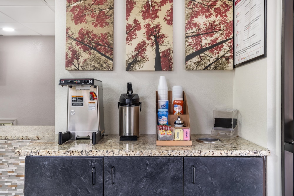 Red Roof Inn Greenville - photo 5