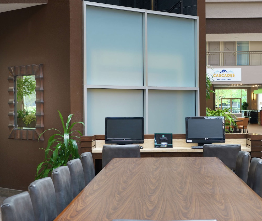 Embassy Suites by Hilton Seattle Bellevue - photo 56