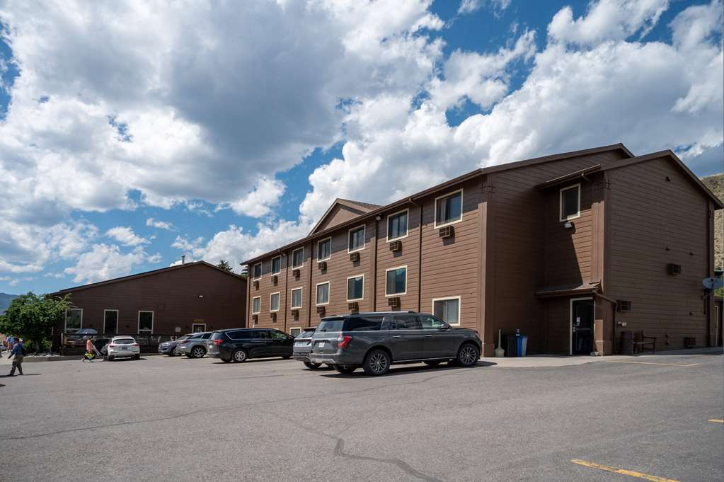 Super 8 by Wyndham Gardiner Yellowstone Park Area - photo 9