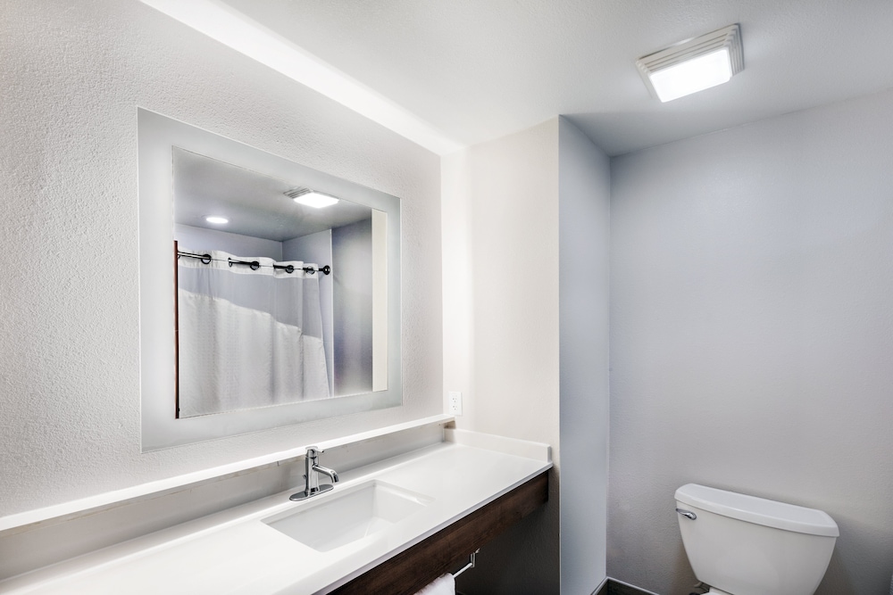 Holiday Inn Express Hotel & Suites Vidor South - photo 15