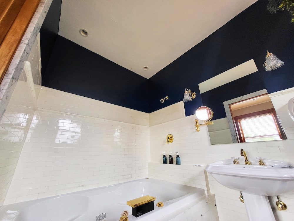 Historic GG Barnum Mansion by Heirloom Boutique Collection - photo 74